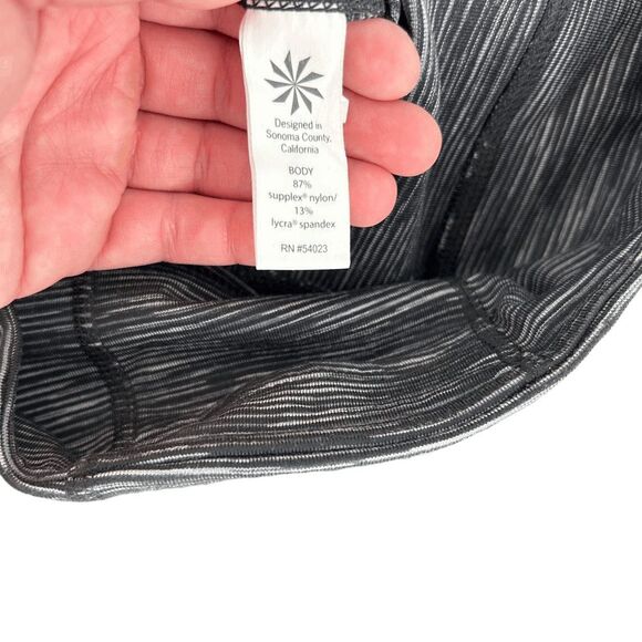 Athleta Gray Energy Power Up Capri Pants Size M Slit Yoga Workout Low Rise - Picture 10 of 10